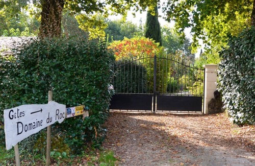Saint-Julien-de-Crempse Casa | Air-conditioned, garden, private heated swimming pool, pets allowed