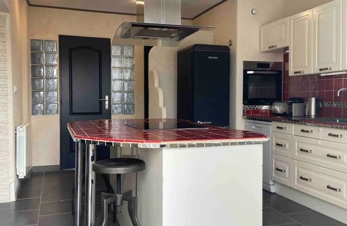 Morieres-les-Avignon Apartamento | Air-conditioned apartment near the center