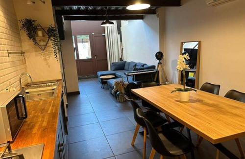 Morieres-les-Avignon Casa | air conditioned house industrial loft near avignon