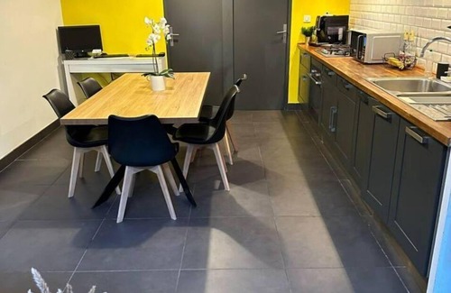Morieres-les-Avignon Casa | air conditioned house industrial loft near avignon