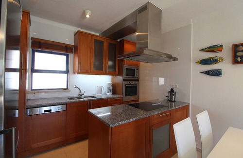 Montes de Alvor Apartamento | CÓMODO T2 AIRE ACONDICIONADO EN RESIDENCIA CON GRAN PISCINA Y TENIS