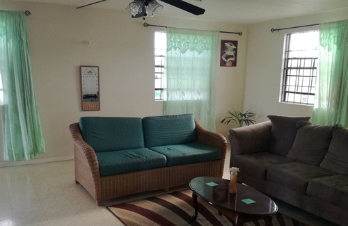 Welches Apartamento | Apartamento de 3 dormitorios con aire acondicionado, a 5 minutos a pie de la playa y las tiendas.