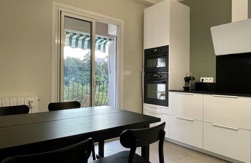 Fabron Apartamento | Air-conditioned apartment with garage, near the sea
