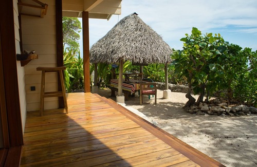 Temae Casa | Air-conditioned bungalow by the sea in Moorea