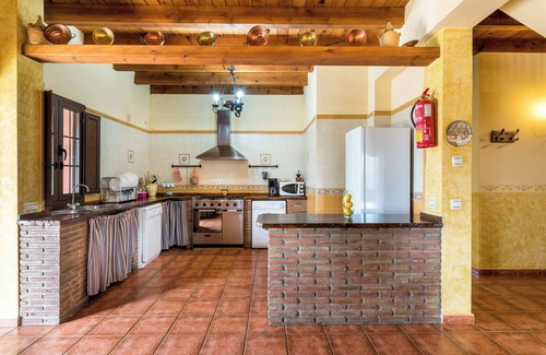 Almogia Casa | Casa de campo con aire acondicionado, piscina, terraza y Wi-Fi