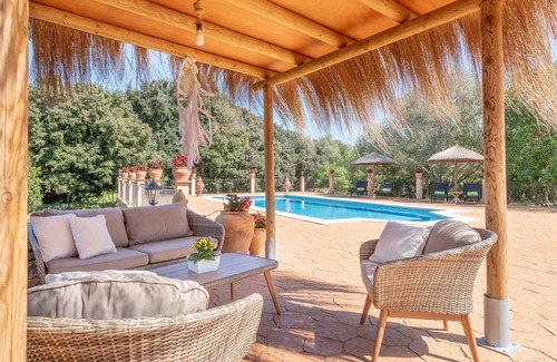 Arta Villa | Maravillosa casa de campo con aire acondicionado con piscina, Wi-Fi, jardín y terrazas; Estacionamiento disponible