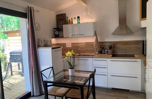 Ventabren Apartamento | Air-conditioned flat garden & SPA + private parking countryside calm, bright.