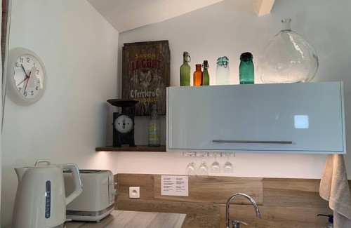 Ventabren Apartamento | Air-conditioned flat garden & SPA + private parking countryside calm, bright.