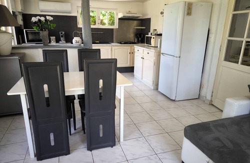 Vic-la-Gardiole Chalet De Esquí | air-conditioned chalet 300 m from the village - pets allowed - beach 3 km