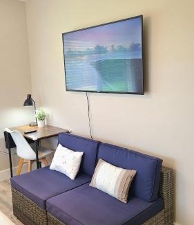 Keaau Casa | Air Conditioned! Paradise Park Brand new 2-bedroom Suite