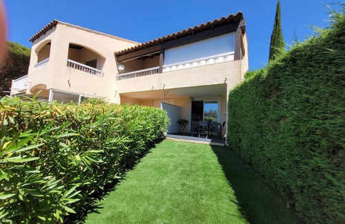La Nartelle Apartamento | Air-conditioned studio, terrace, garden, swimming pool, beach 300 metres Ste Maxime Var83