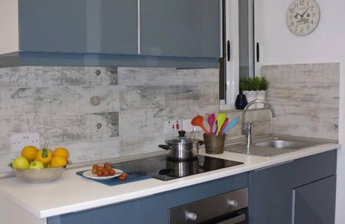 Marsalforn Casa | Air conditioned seafront with own entrance, parking, kitchen