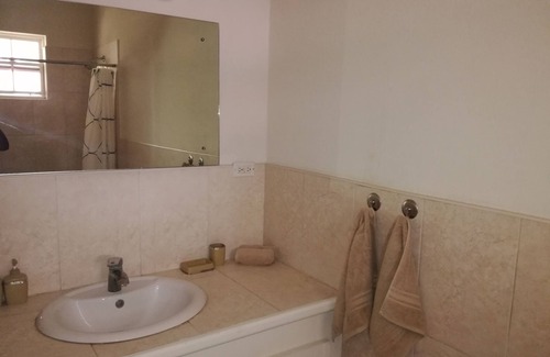 Welches Villa | Estudio climatizado con piscina.