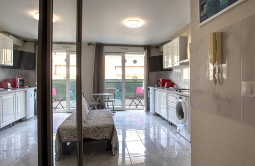 La Madeleine Apartamento | Air-conditioned studio district Bornala