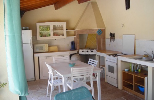 Uzes Villa | Aire acondicionado Villa 6 personas y casa de la piscina totalmente equipadas a 800 metros del centro de Uzes