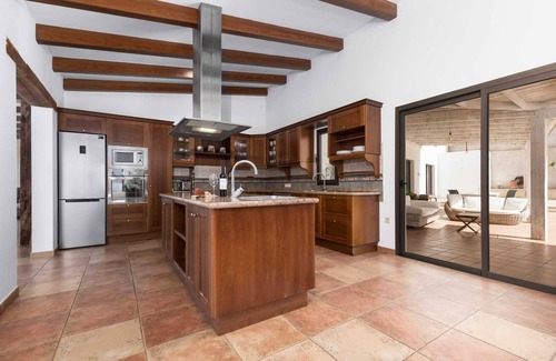 Pájara Villa | Villa "Selena" con aire acondicionado, piscina, jardín y Wi-Fi