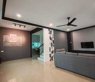Simpang Casa | Air-home M1 Simpang near Aulong Econsave, 4BR, 10pax, Netflix