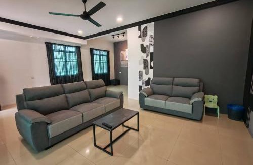 Simpang Casa | Air-home M1 Simpang near Aulong Econsave, 4BR, 10pax, Netflix