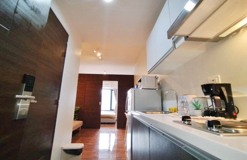 San Antonio Hotel | Air Residences-CBD view