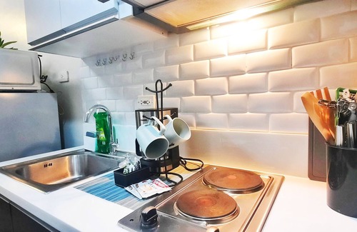 San Antonio Condominio | Air Residences-Contemporary Scandi w/Skyline view