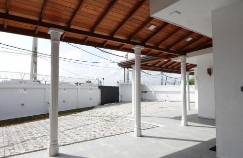Rathmalana Villa | AirBlue Villa