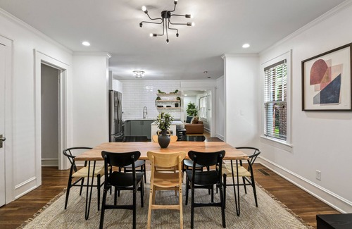 Edgewood Casa | Airbnb.com/p/DesignedByDom - Over 425 Reviews