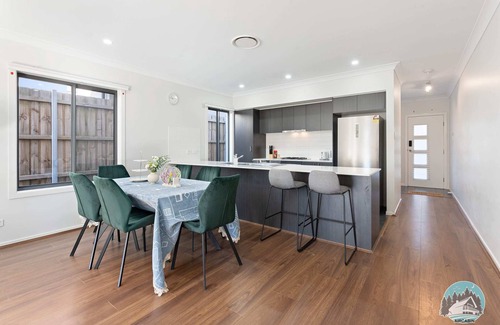 Schofields Casa | Aircabin - Tallawong - Elegant Home - 4 Beds House