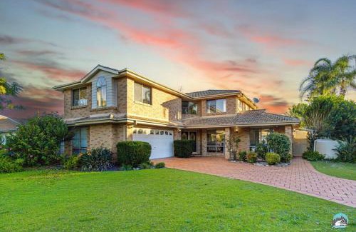 St Huberts Island Casa | Aircabin - Woy Woy - Water Front - 6 Beds Lux Home