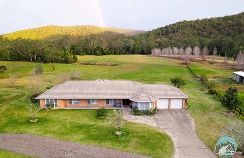 Wyong Creek Casa | Aircabin - Wyong Creek - Comfy Rural Retreat House