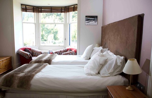 Strathyre Cama Y Desayuno | Airlie House Self-Catering