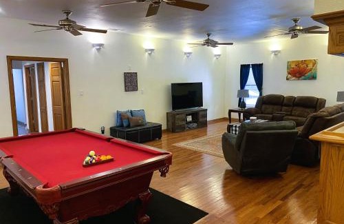 Haslet Casa | Airplane Hangar Loft - Coolest Stay in Fort Worth