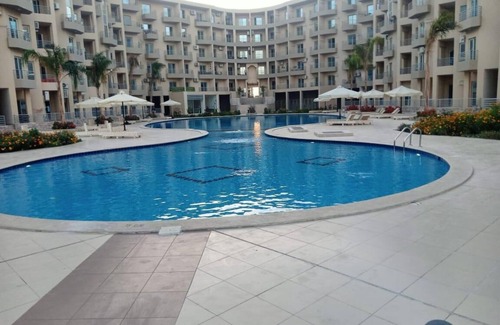 Village Road Chalet De Esquí | Airport 2-bedroom chalet with WiFi, AC Red Sea ,Hurghada