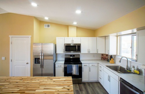 South Mountain Casa | Airport,Downtown,food,shopping,mountain views,WiFi