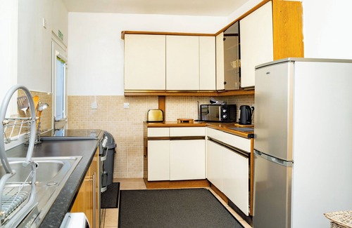 Newbridge Apartamento | Airport Home | Free Parking | Sleeps 6 | Near City
