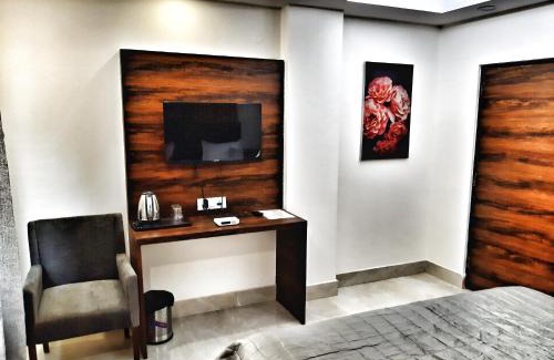 South West Casa | Airport Hotel Delhi Aerocity, 10 Mins Yashobhoomi