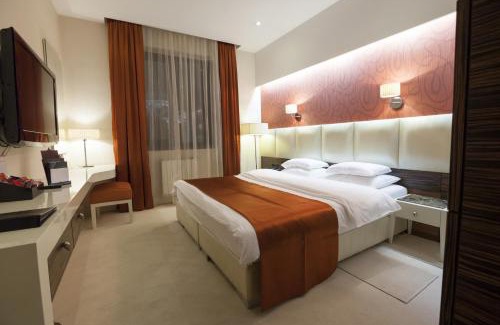 Vasant Kunj Casa | Airport Hotel Roomsity Pride