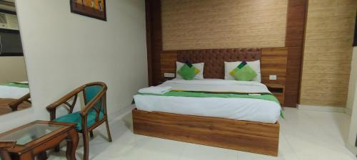 Khattalwada Hotel | Airport Hotel The Castel Inn New Delhi