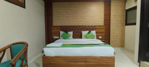Khattalwada Hotel | Airport Hotel The Castel Inn New Delhi