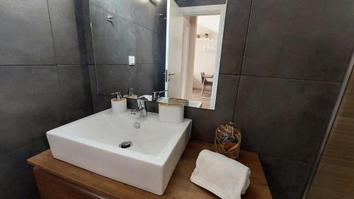 Montenegro Casa | Airport house