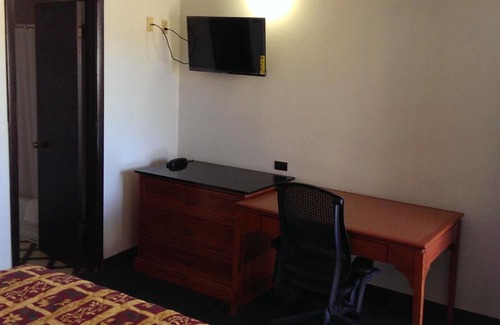 Wichita Hotel | Airport Lodge
