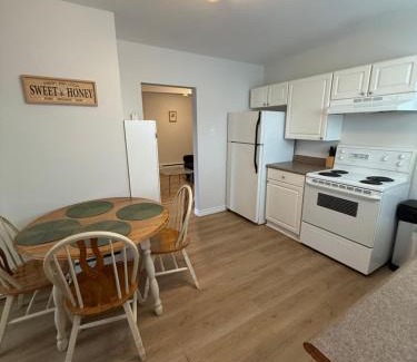 Terra Nova Apartamento | Airport Manor Unit 2, 2 Bedroom Apartment