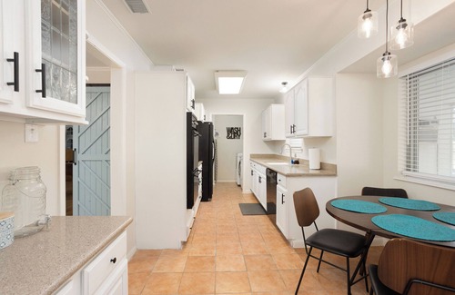 North San Antonio - SAT Casa | Airport Paradise-Pool-Game Room