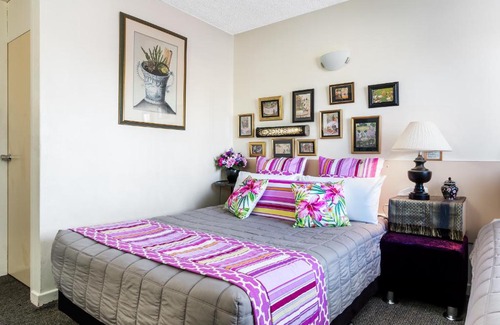 Hamilton Hotel | Airport Riverview Motel