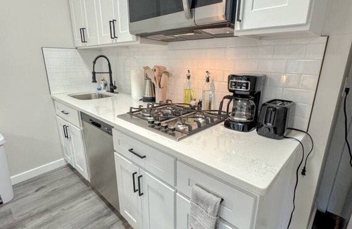 North Ironbound Apartamento | Airport Studio: NY/NJ Charm