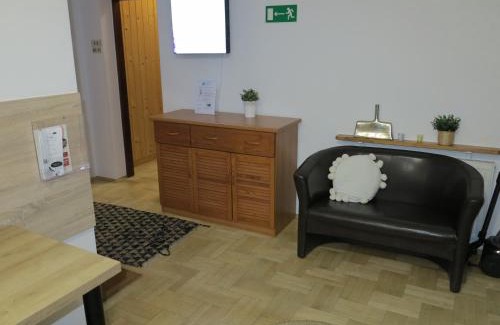 Cholerzyn Apartamento | AirSpot Balice