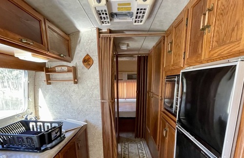 Satsuma Casa | Airstream Excella - Vintage RV