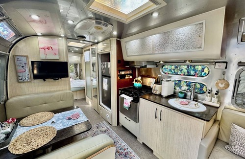 Orrtanna Casa | Airstream in Wine Country Hot Tub Extra Cost