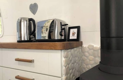 Galston Casa | Airstream Woodland Escape