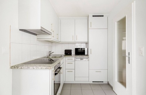 Allschwil Apartamento | Airy Allschwil 3 Room w/ Storage Room, nr Tram & Market, by Blueground