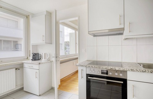 Allschwil Apartamento | Airy Allschwil 3 Room w/ Storage Room, nr Tram & Market, by Blueground